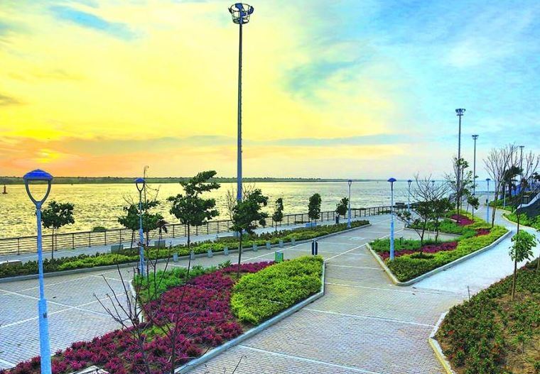 Guided Sunset Walk Along The Magdalena River Boardwalk foto 1