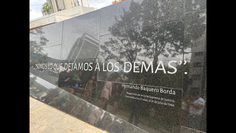 Pablo Escobar E A Transformação De Medellín foto 4