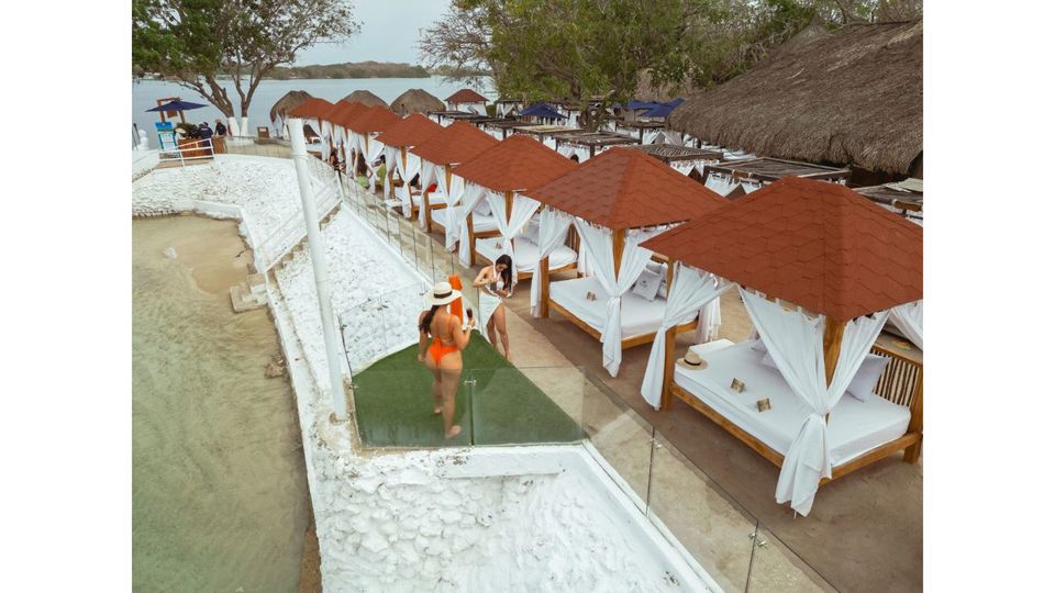 Day Pass At Bora Bora Beach Club foto 3