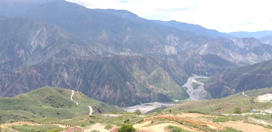 Voo De Helicóptero No Canyon Chicamocha foto 4