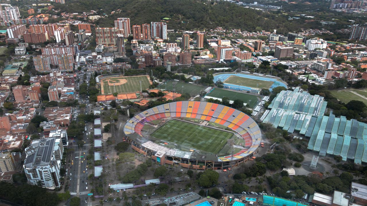 Sobrevoo Sobre Medellín, A Cidade Da Eterna Primavera foto 3