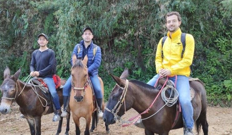 Tour A Caballo Por Los Cerros Orientales De Bogotá foto 4