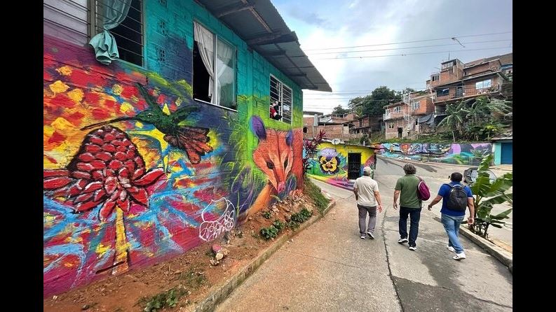 Tour A La Comuna 20 foto 2