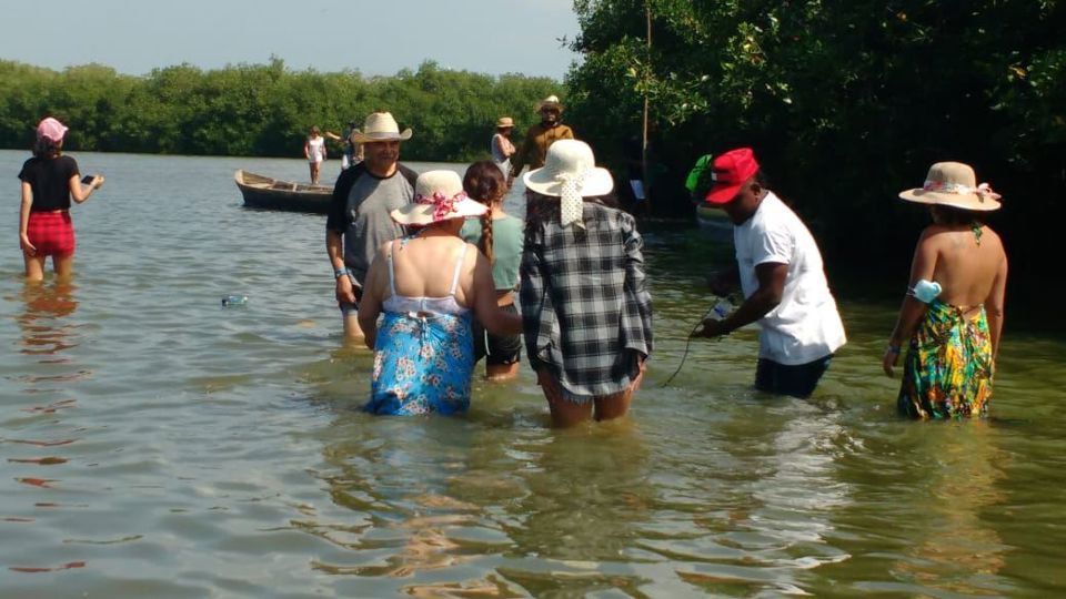 Canoe Tour Through The Mangroves Of The Boquilla foto 1