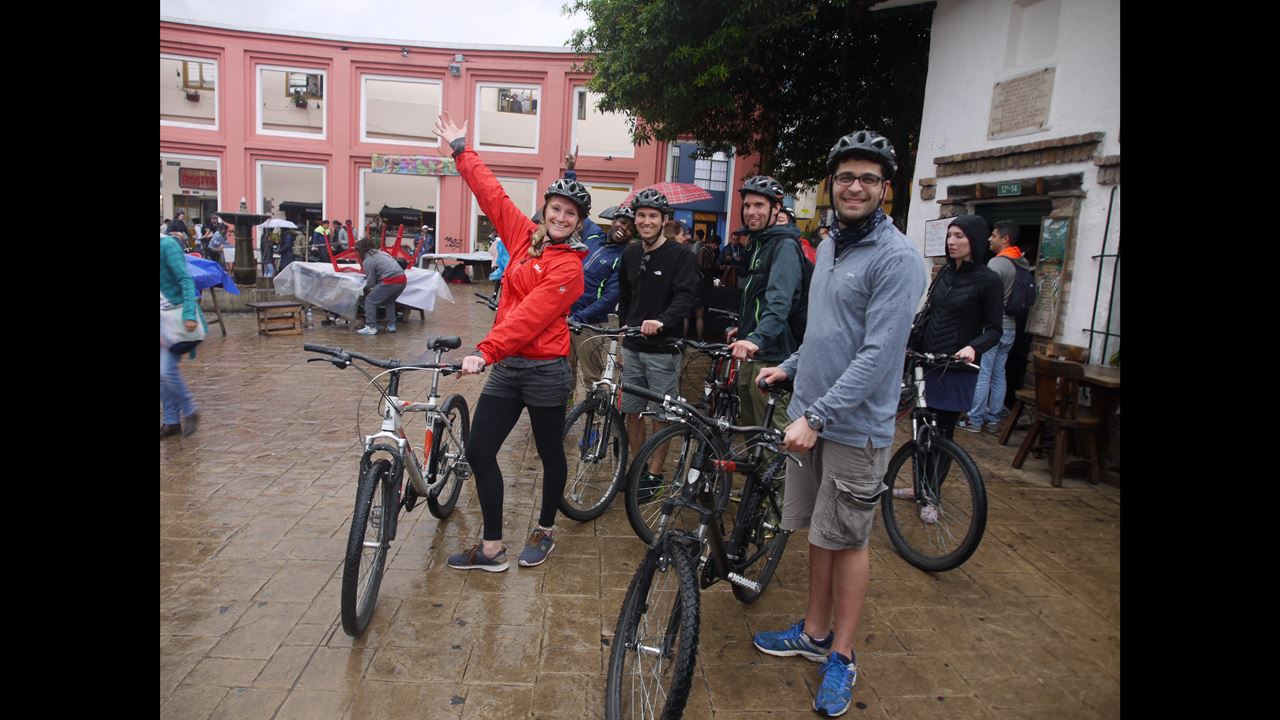 Panoramic Bike Tour: Local Life, Graffiti And Fruit Market (1)
