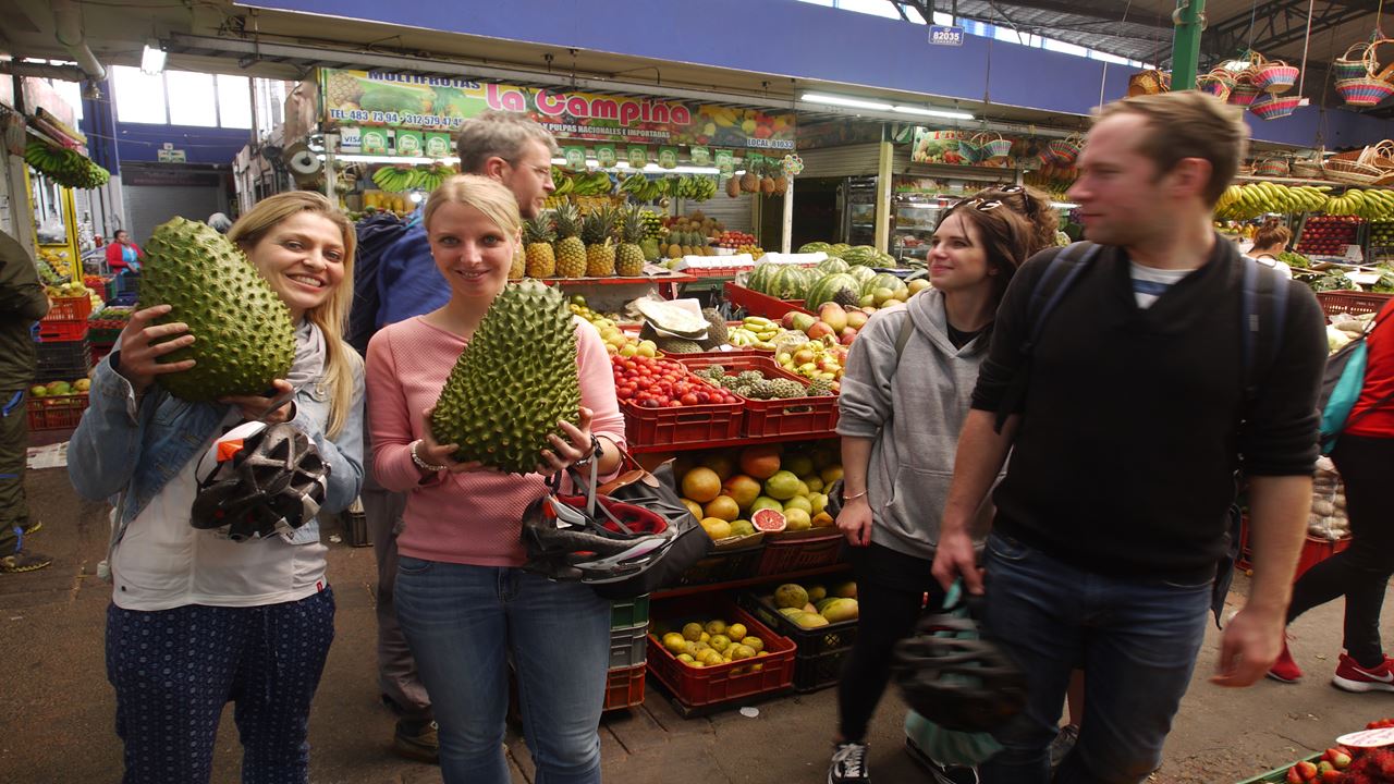 Panoramic Bike Tour: Local Life, Graffiti And Fruit Market (4)