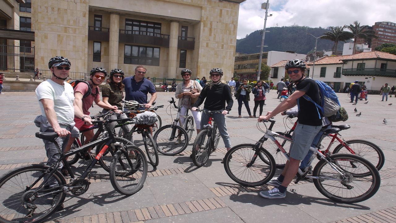 Panoramic Bike Tour: Local Life, Graffiti And Fruit Market (0)