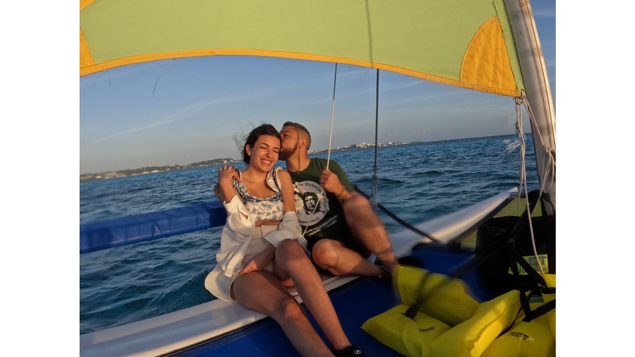 Pôr Do Sol Na Ilha Com Vela