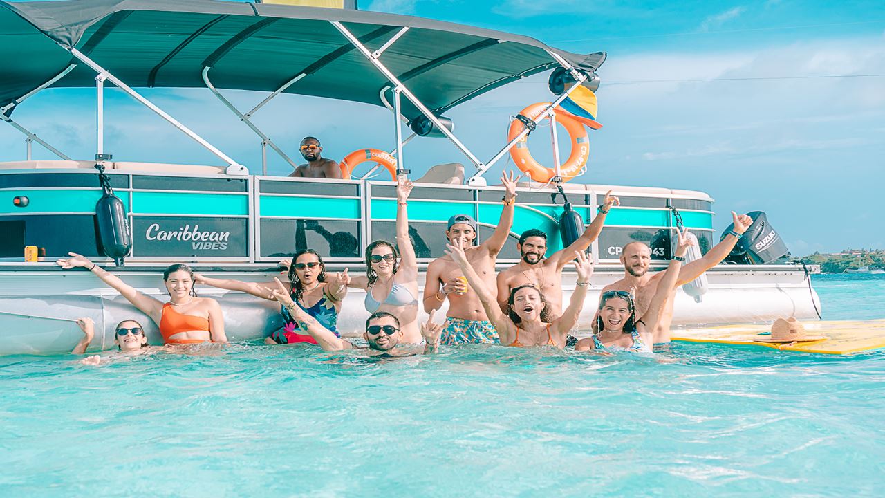 Tour En Pontón Por Los Cayos Con Snorkeling Y Bebidas